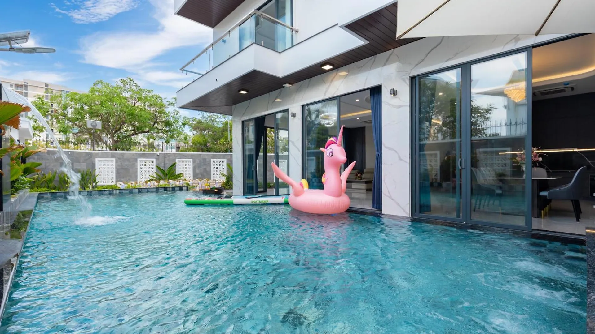 Villa B2-34 Long Cung - 8 Phong Ngu - 100M Toi Bien Vung Tau Vietnam