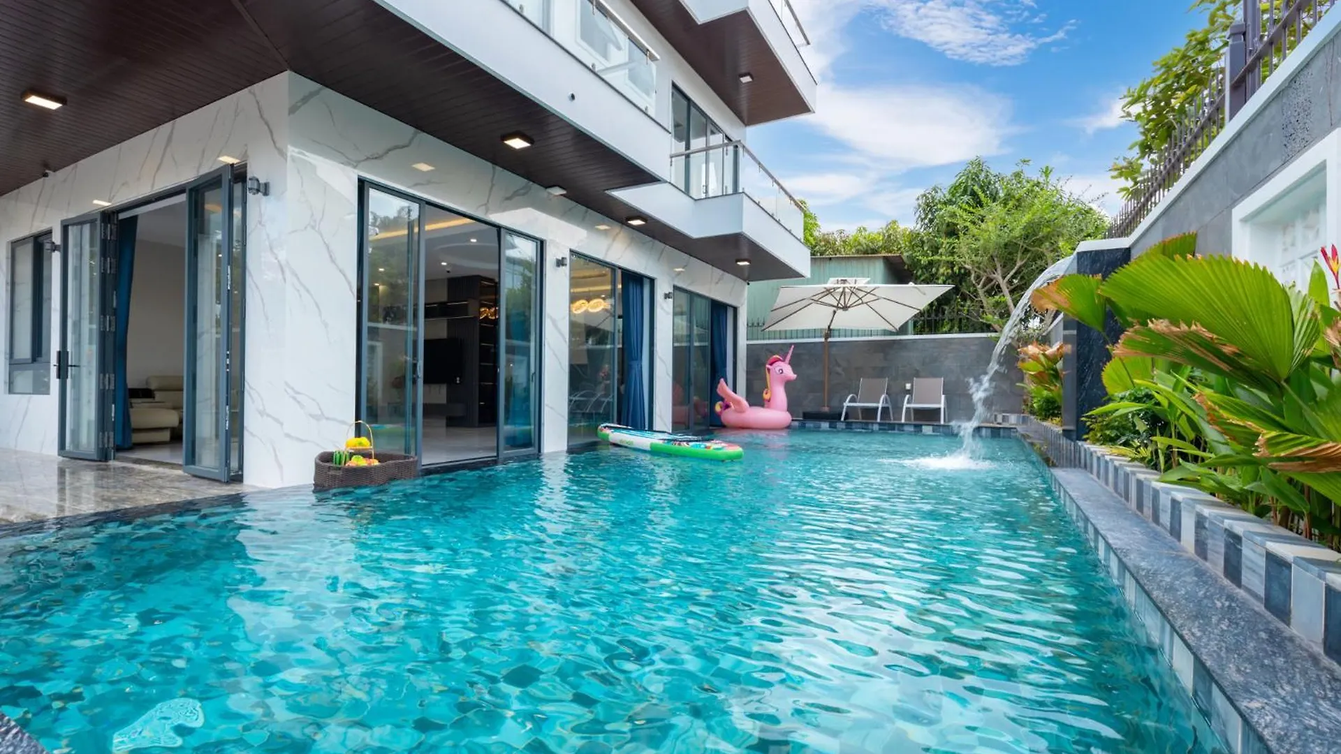 Villa B2-34 Long Cung - 8 Phong Ngu - 100M Toi Bien Vung Tau