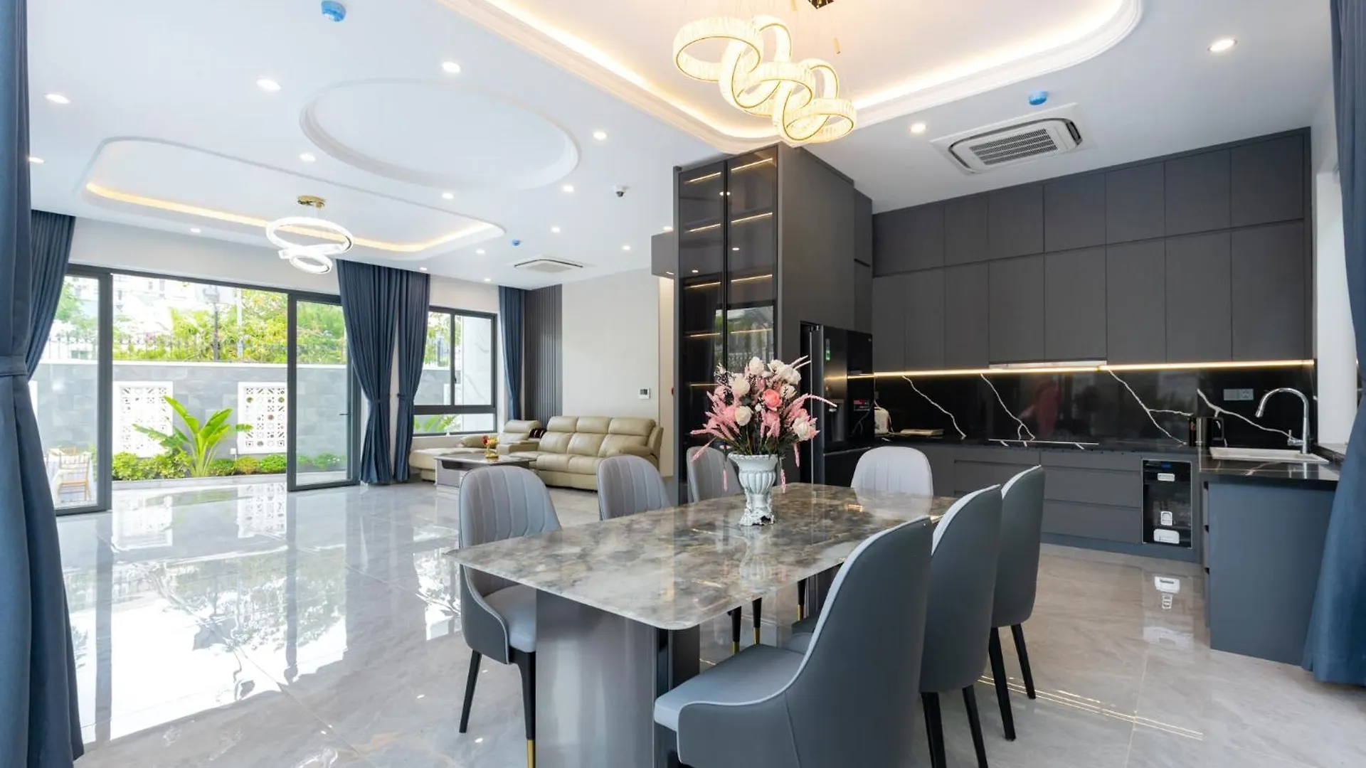 Villa B2-34 Long Cung - 8 Phong Ngu - 100M Toi Bien Vung Tau