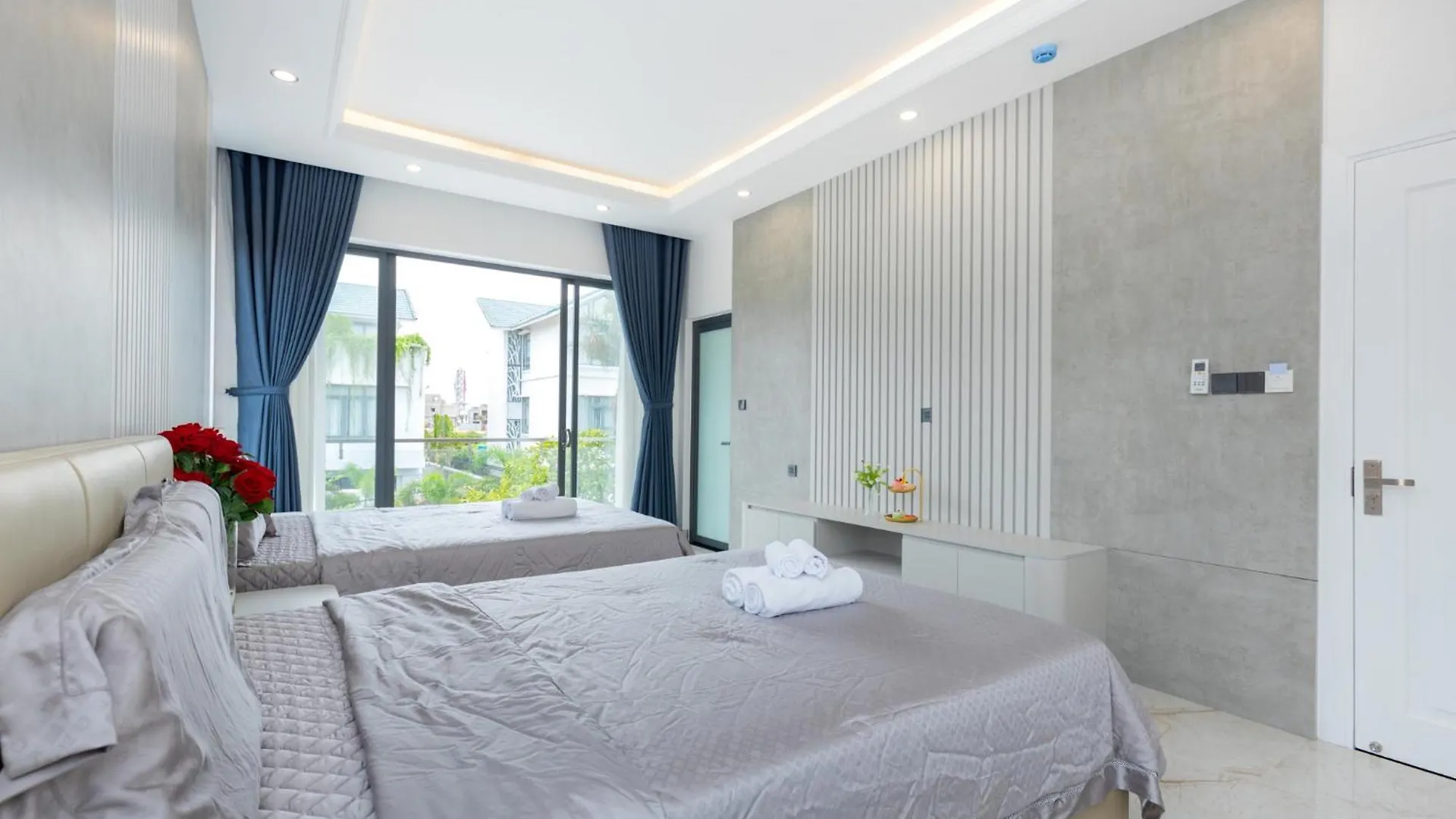 Villa B2-34 Long Cung - 8 Phong Ngu - 100M Toi Bien Vung Tau