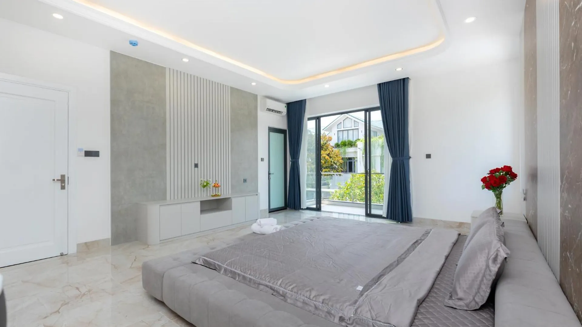 Villa B2-34 Long Cung - 8 Phong Ngu - 100M Toi Bien Vung Tau Vietnam